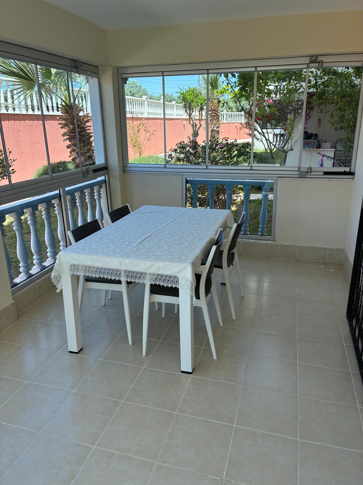 DENİZE YAKIN MESAFEDE HAVUZLU SİTE İÇERİSİNDE SATILIK 1+1 DAİRE